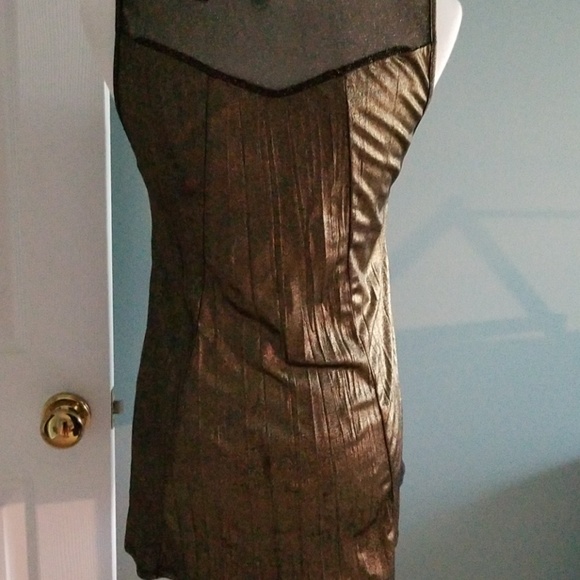 Buckle top metal shiny base colors sz MED - Picture 2 of 4